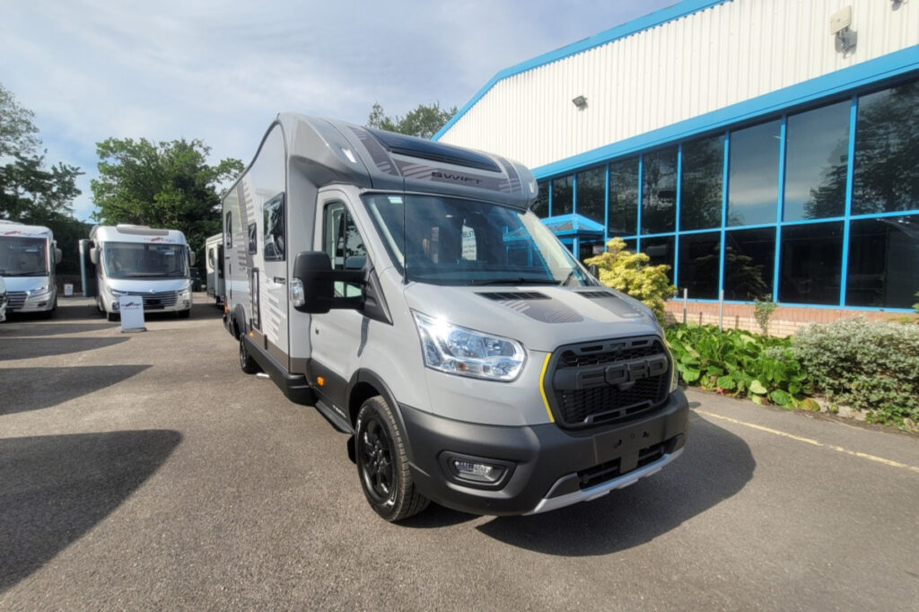 75D3AA_01-Swift-Trekker594-RDSE86766.jpg
