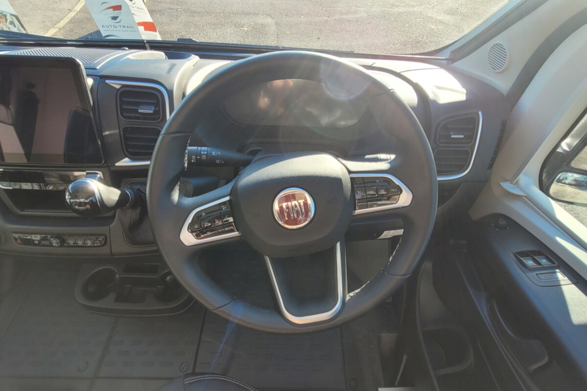 769696 09 Pilote V633M WK73BBN