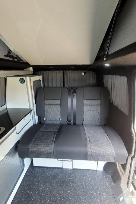 77FA1E 12 Volkswagen TransporterT30 BJ70CYY