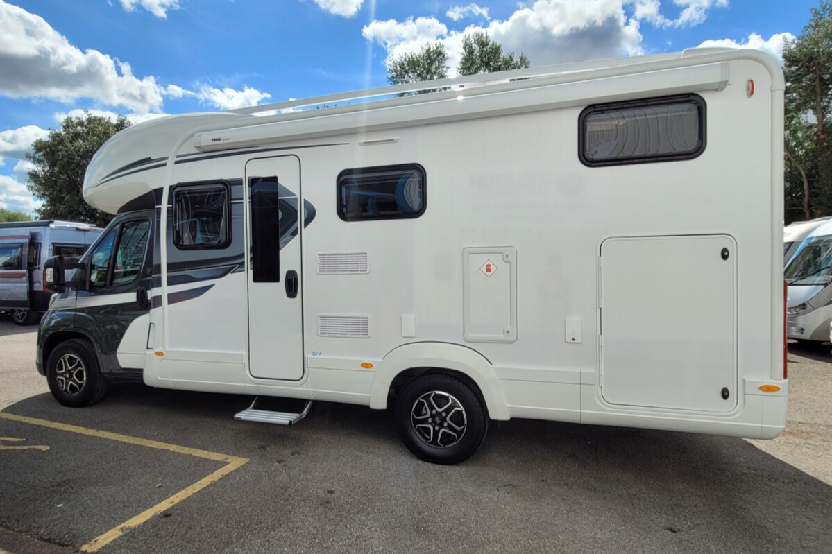 1E9757A 04 Autotrail Imala736G R2Z65802