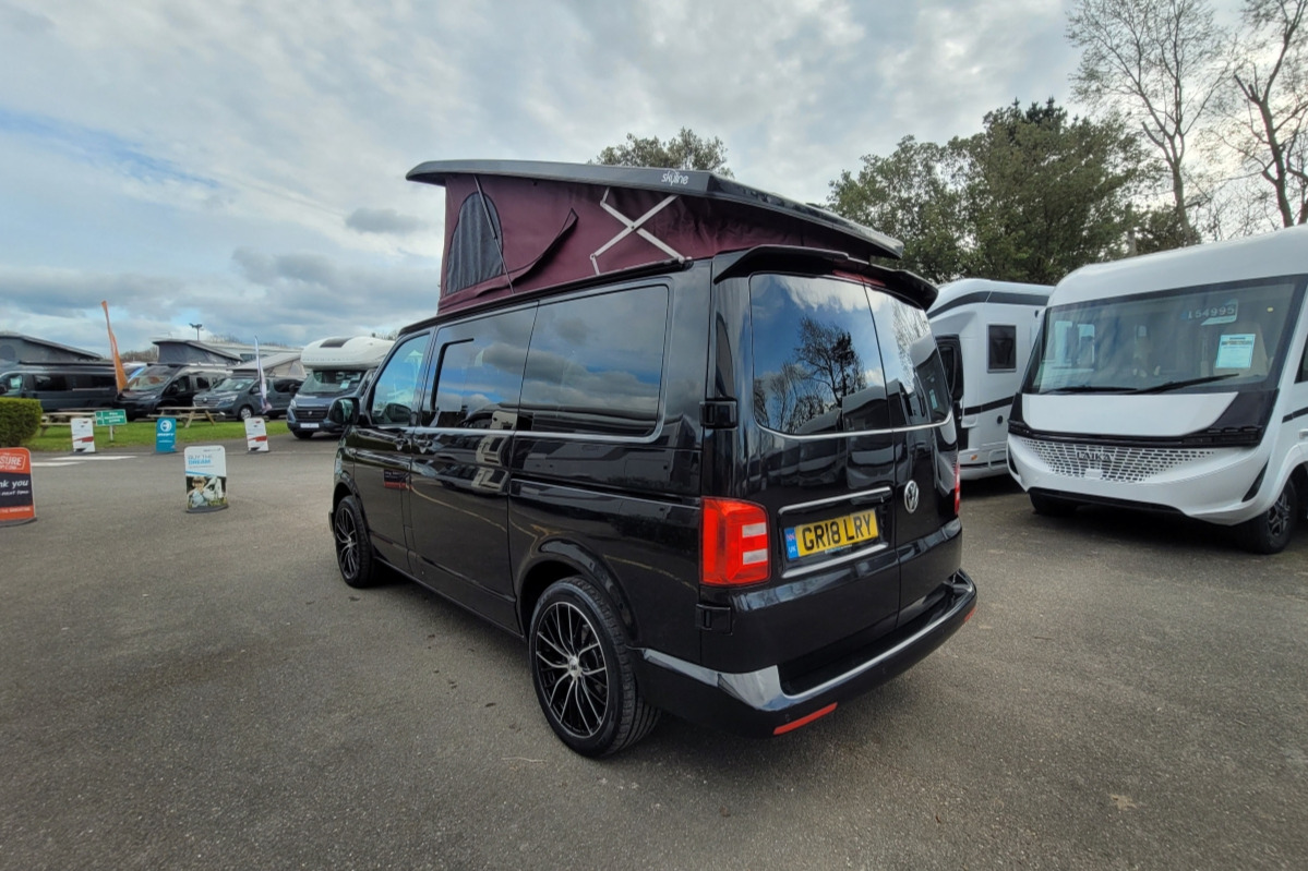 77B7D2 04 Volkswagen TransporterT28 GL18LRY