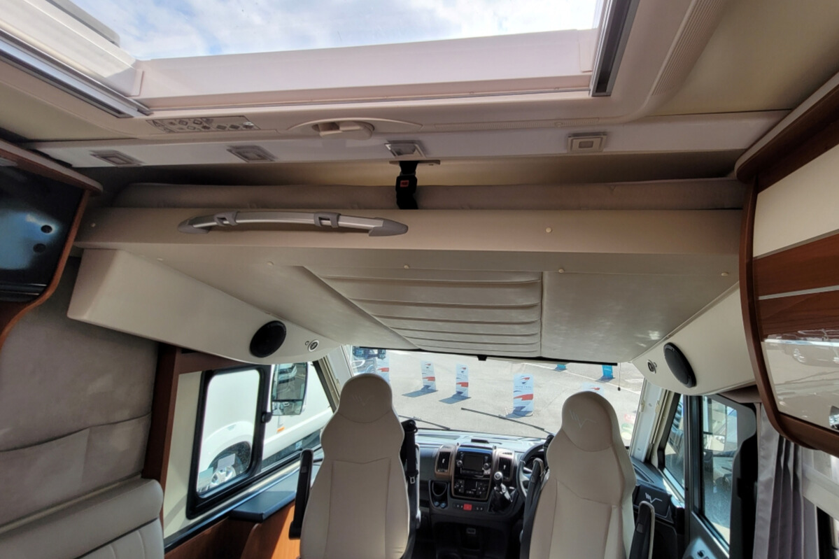 75B142 12 Mobilvetta KYacht85 PE68FPC