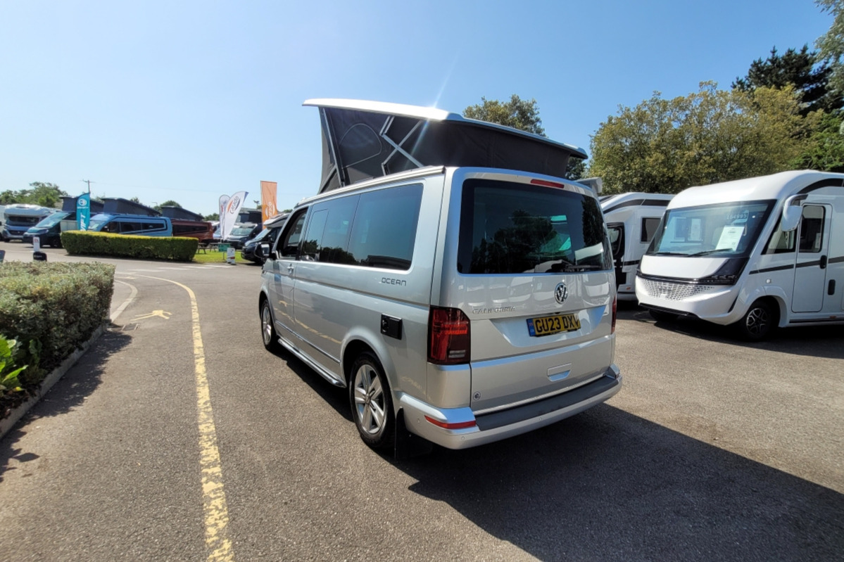 781946 06 Volkswagen CaliforniaOcean GU23DXV