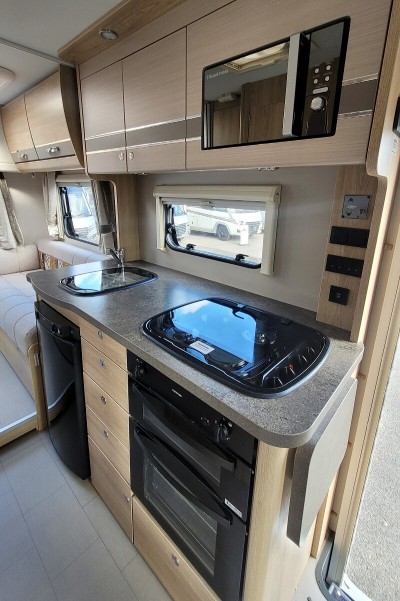 75FFB6 19 Elddis Evolution196 FX68XAF