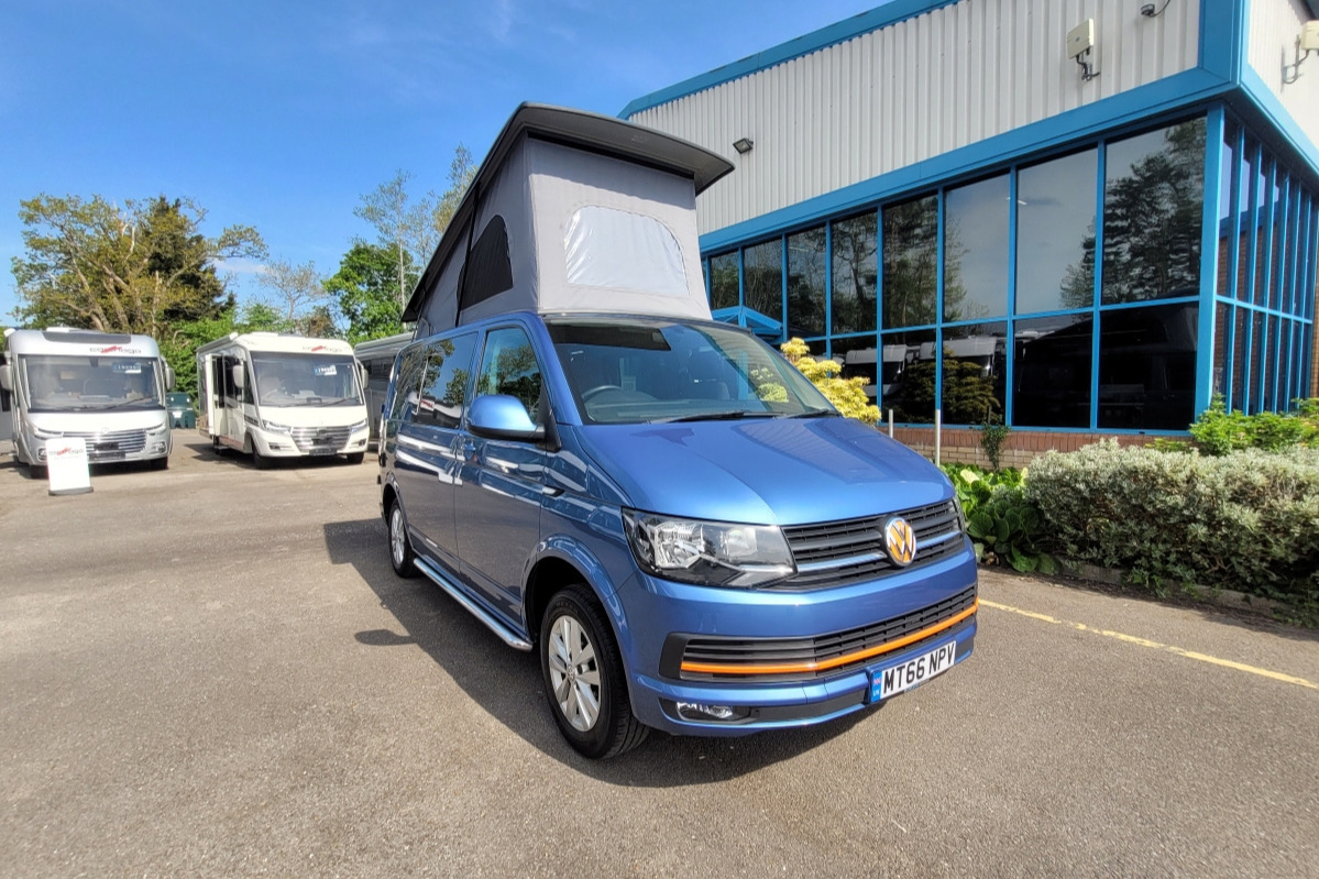 77D312 01 Volkswagen FunkyDubz MT66NPV
