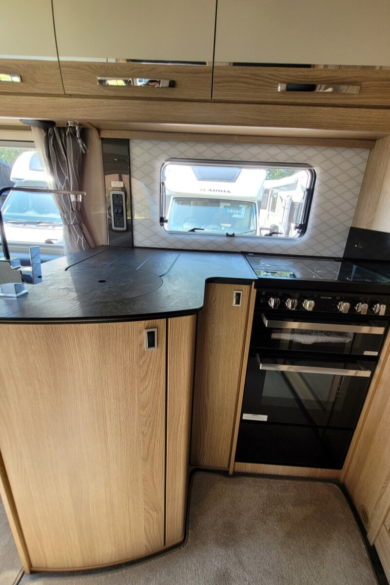 1F71202 18 Autotrail Delaware WJ24VGM