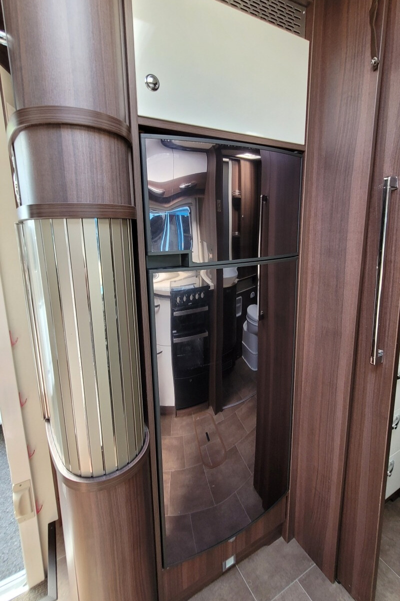 75BB22 22 Burstner ArgosA747 2G VX17CZP