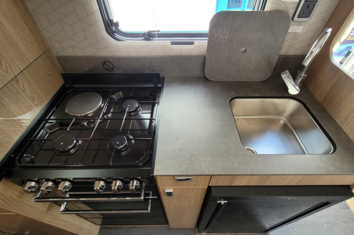 1E9757A 25 Autotrail Imala736G R2Z65802