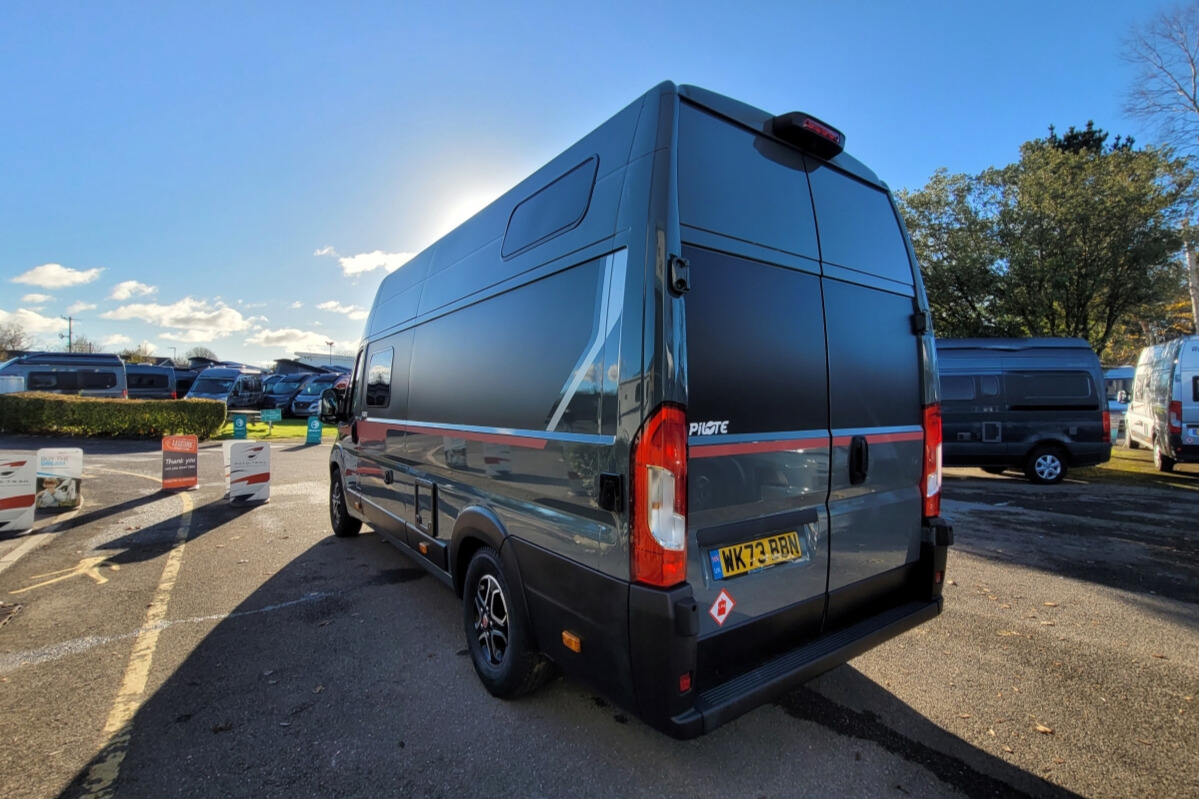 769696 04 Pilote V633M WK73BBN