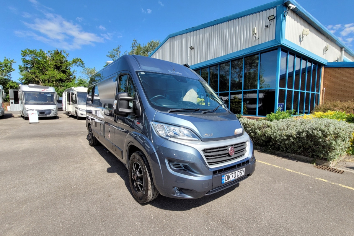 781F96 01 Elddis CV60Vogue DK70DSY