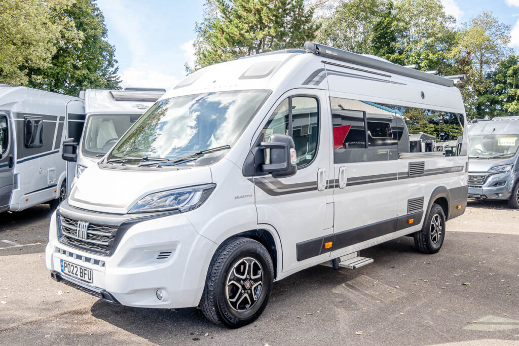 1D15F12_01-2022-autosleeper-FairfordPlus-PO22BFU.jpg