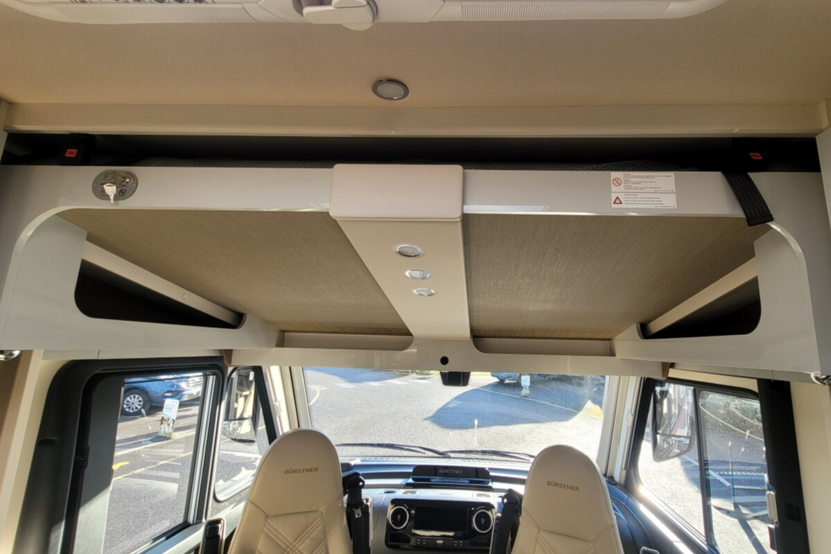 29490E6 12 Burstner EleganceI920G WR73VSY