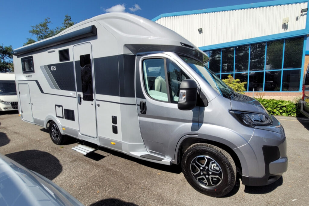 73CA7A 03 Adria Matrix670SL60th SMB08066