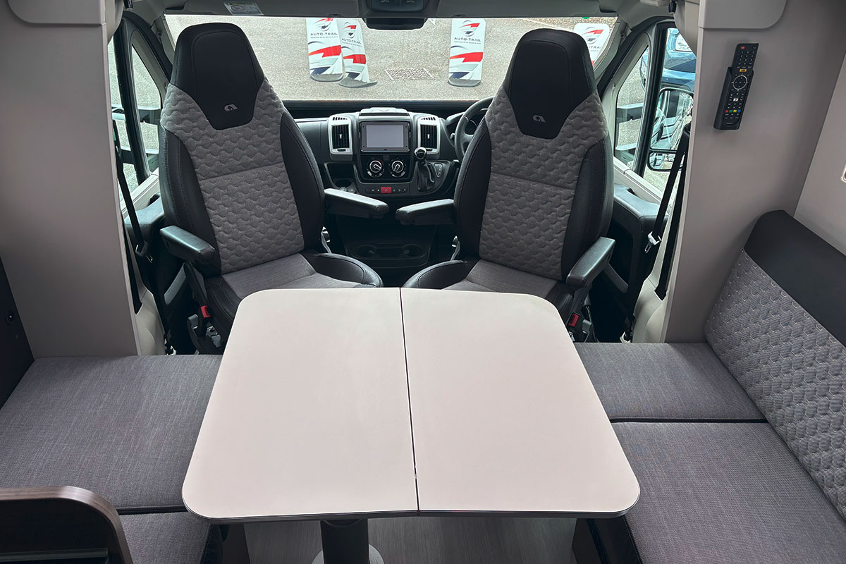 22D983A 08 2021 Adria Coral Supreme 670 DC 