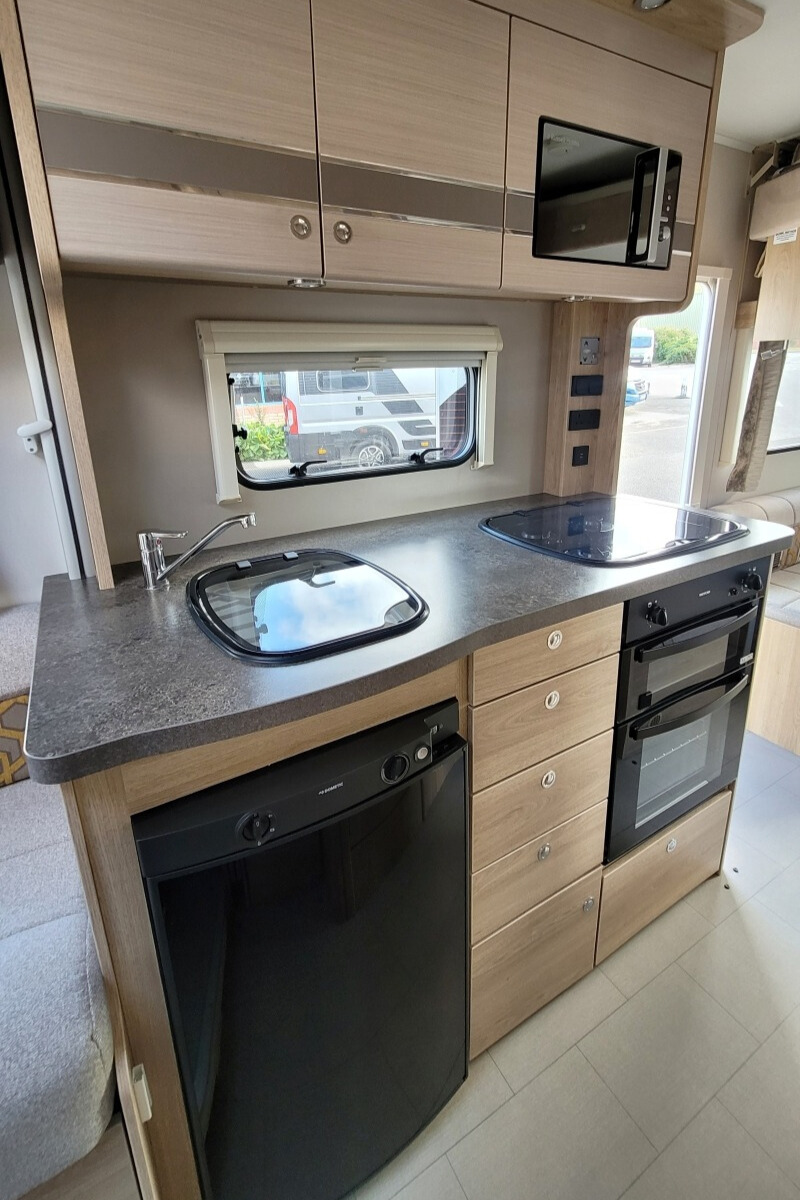 75FFB6 20 Elddis Evolution196 FX68XAF