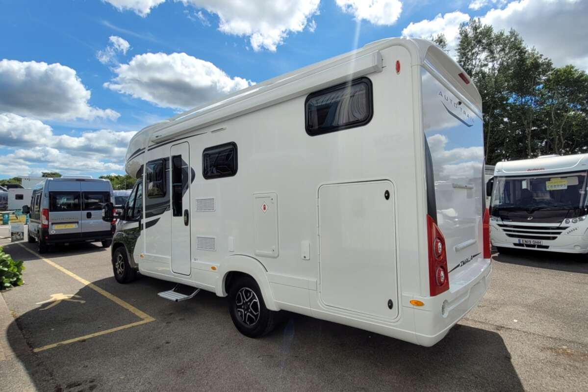 1E9757A 03 Autotrail Imala736G R2Z65802