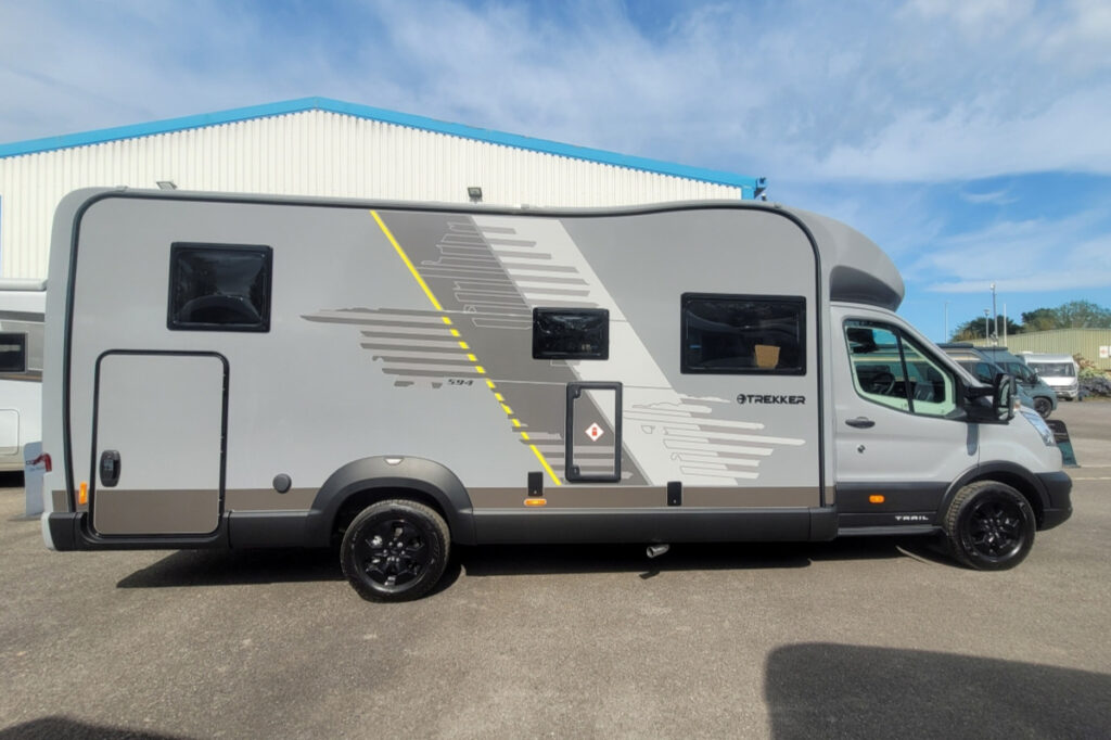 75D3AA 03 Swift Trekker594 RDSE86766