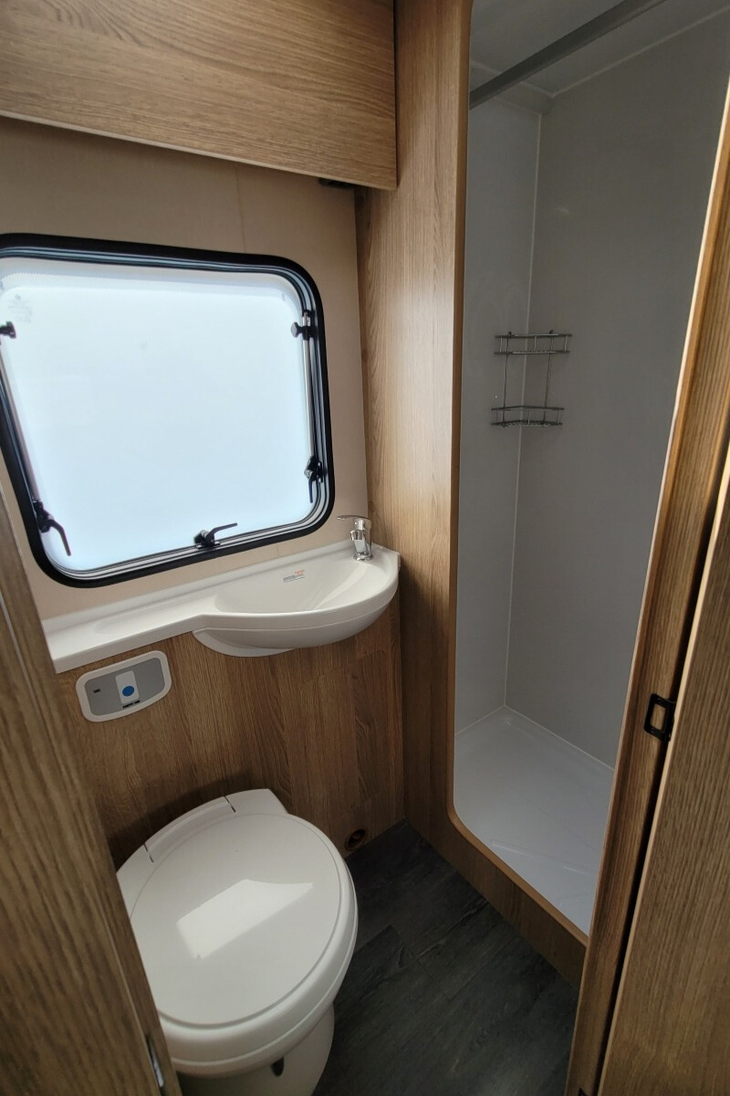 1E9757A 30 Autotrail Imala736G R2Z65802