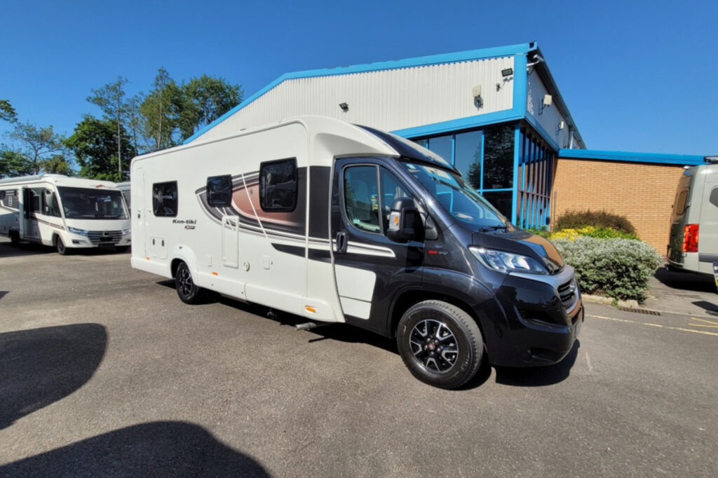 77E9E2 02 Swift KontikiSport574 DX70CPV