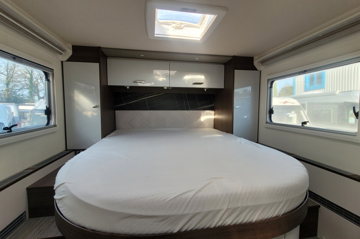 29490E6 26 Burstner EleganceI920G WR73VSY