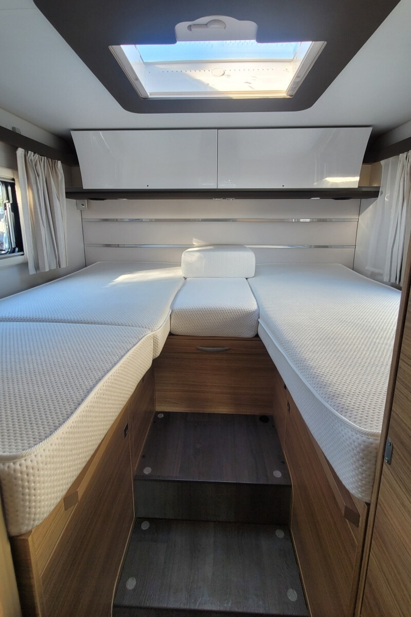 28930E2 27 Adria SonicSupreme710SL WJ71ZHG
