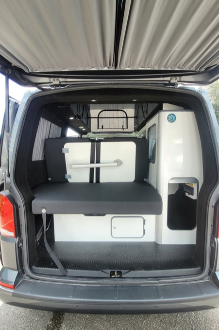 77FA1E 08 Volkswagen TransporterT30 BJ70CYY