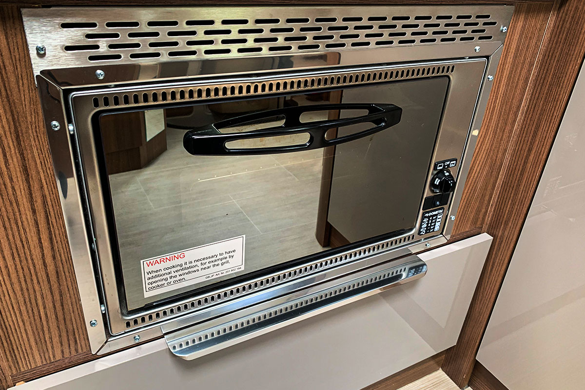 145206A 31 2017 Burstner Ixeo It 680 G