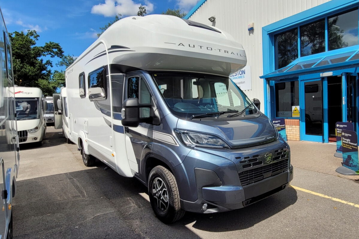 1E9757A 01 Autotrail Imala736G R2Z65802
