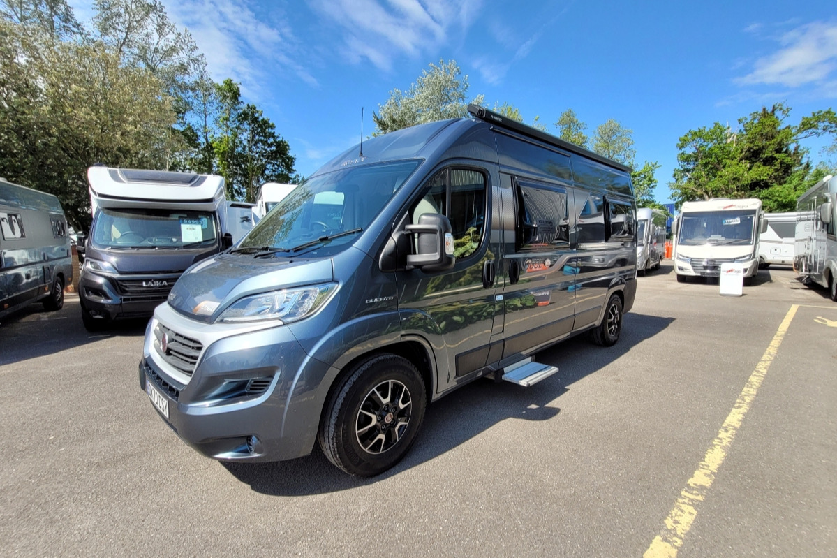 781F96 06 Elddis CV60Vogue DK70DSY