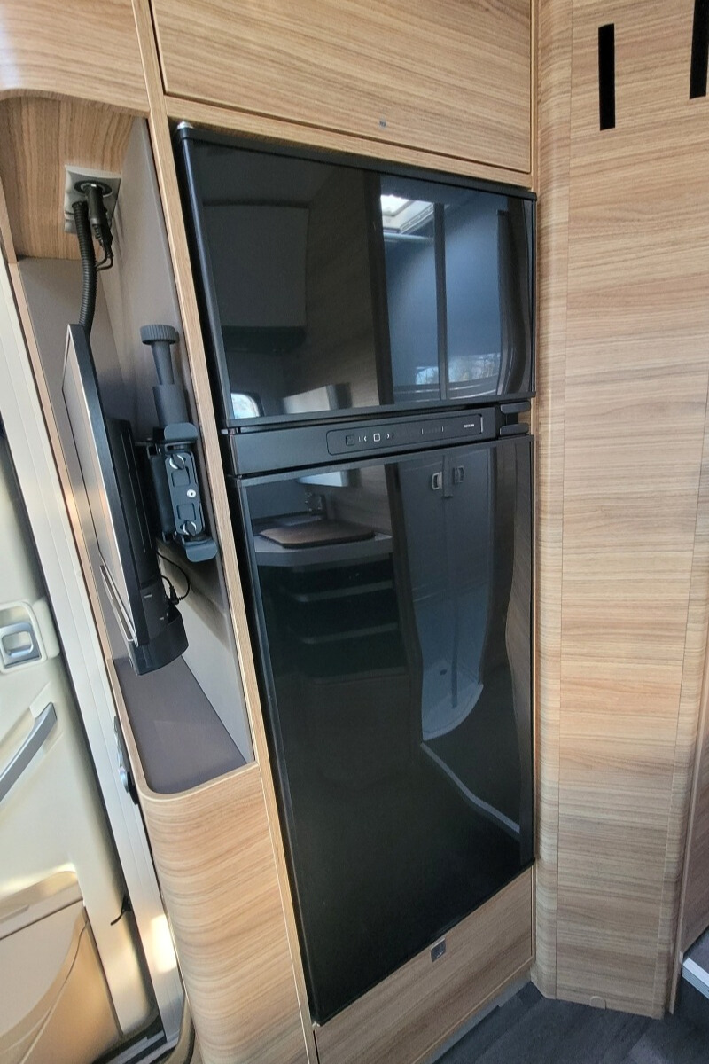 28930E2 22 Adria SonicSupreme710SL WJ71ZHG