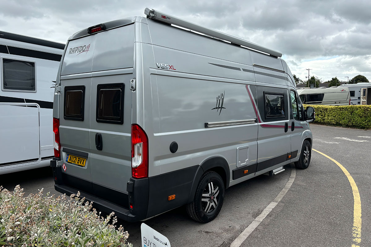 71A69A 02 2021 Rapido V65 XL 