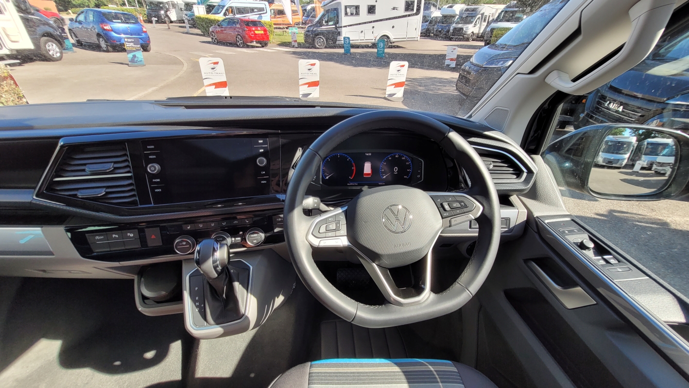 783D3E 09 Volkswagen CaliforniaOcean WG74GBX