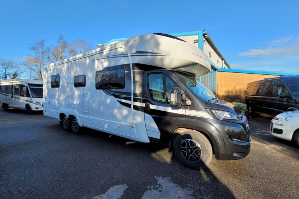 2A1F352 02 Autotrail Comanche WG25MFP