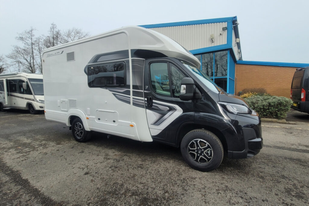 2B0849E 02 Autotrail Imala615 SMC11410