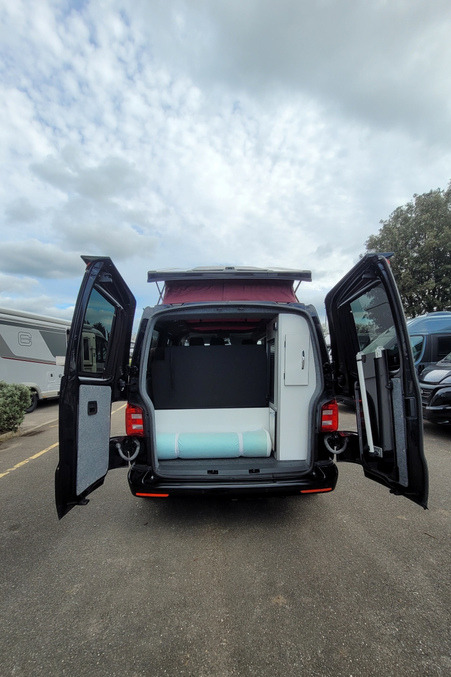 77B7D2 07 Volkswagen TransporterT28 GL18LRY