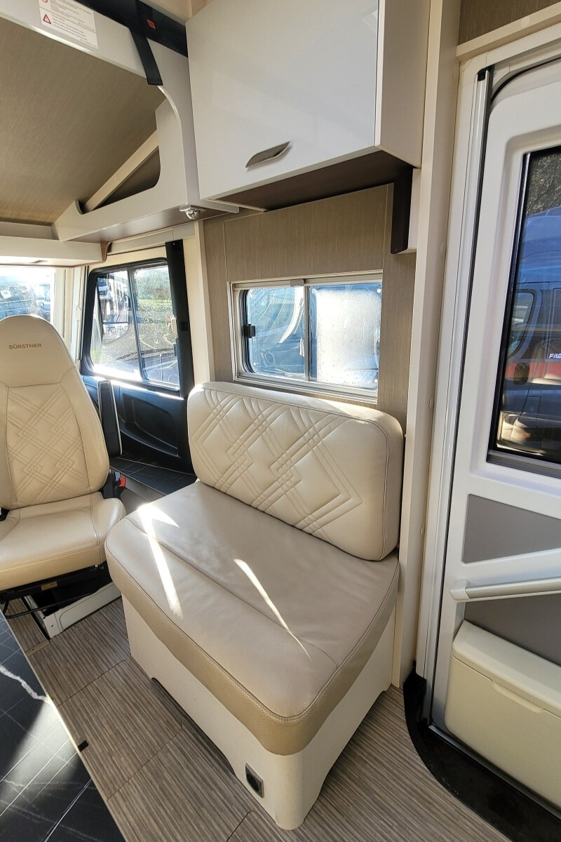 29490E6 16 Burstner EleganceI920G WR73VSY
