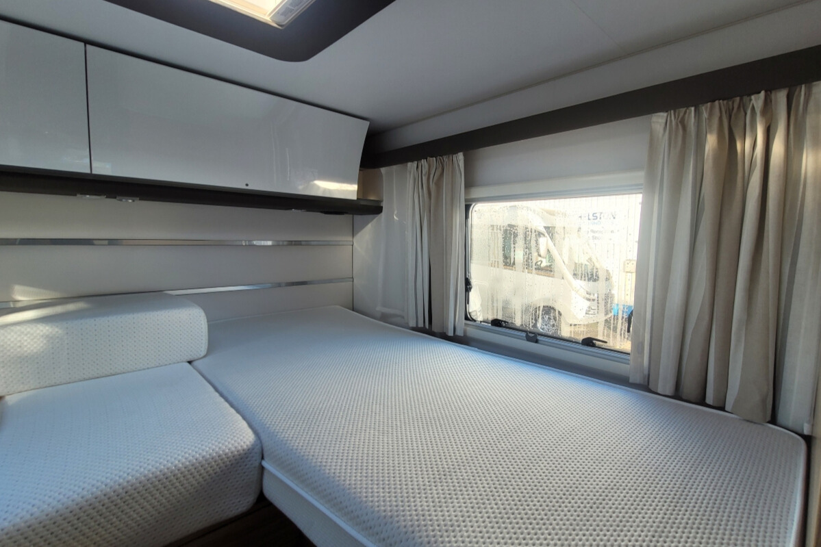 28930E2 29 Adria SonicSupreme710SL WJ71ZHG