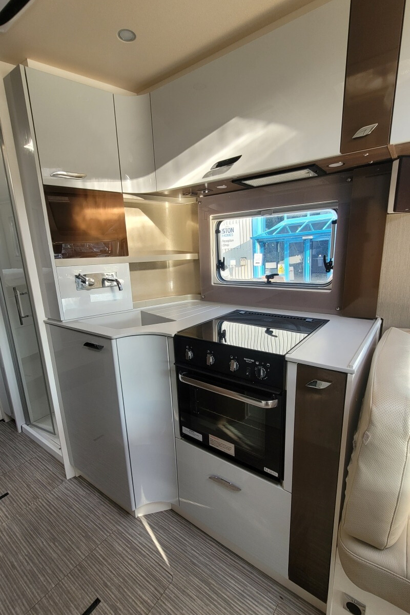 29490E6 19 Burstner EleganceI920G WR73VSY