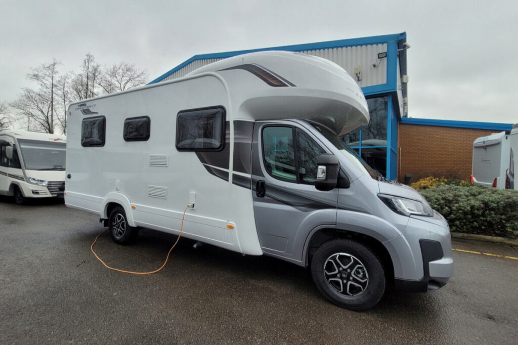 2B0846A 02 Autotrail ExpeditionC71 SMC15779