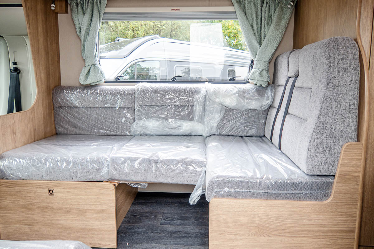 1612BEE 11 2024 Autotrail Imala736G ZFA25000002Z25537