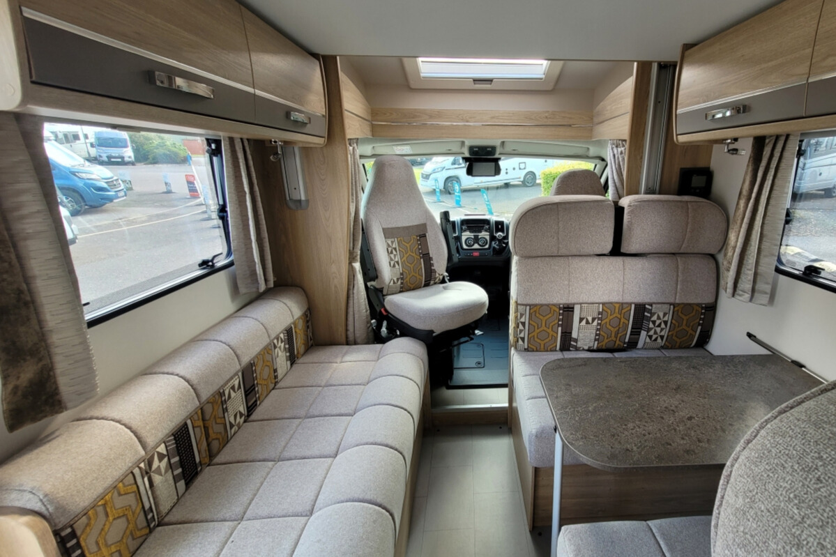 75FFB6 12 Elddis Evolution196 FX68XAF
