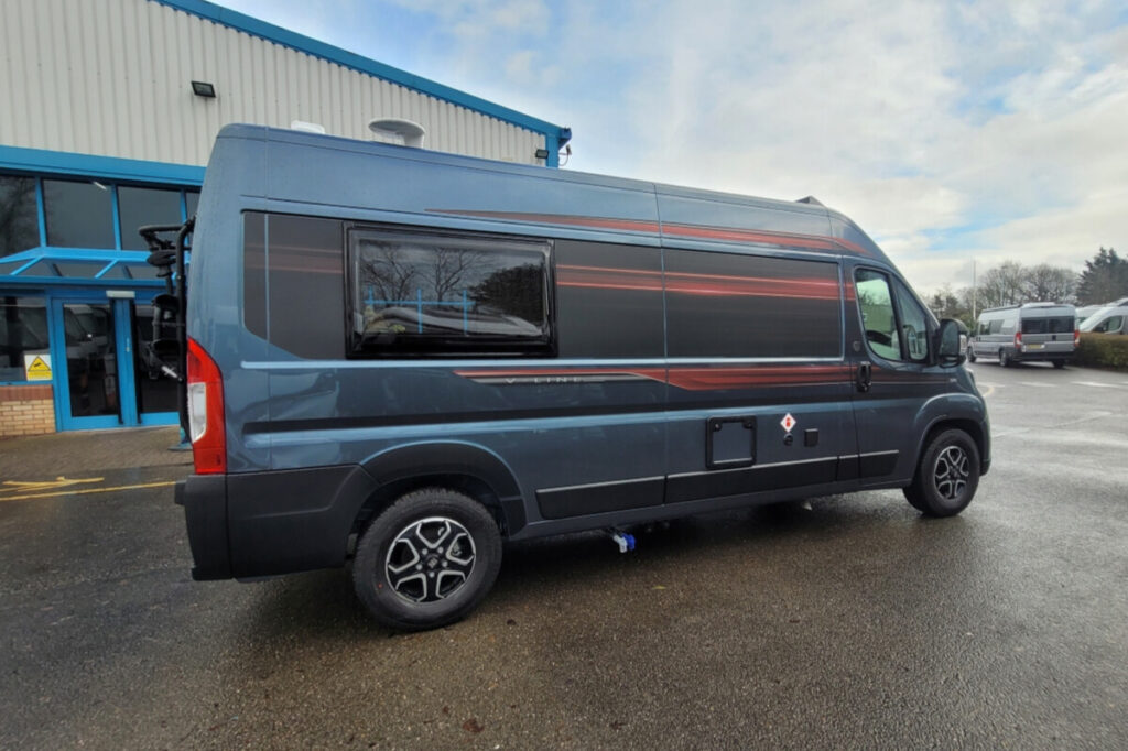 293111A 03 Autotrail VLine610SE SG064073