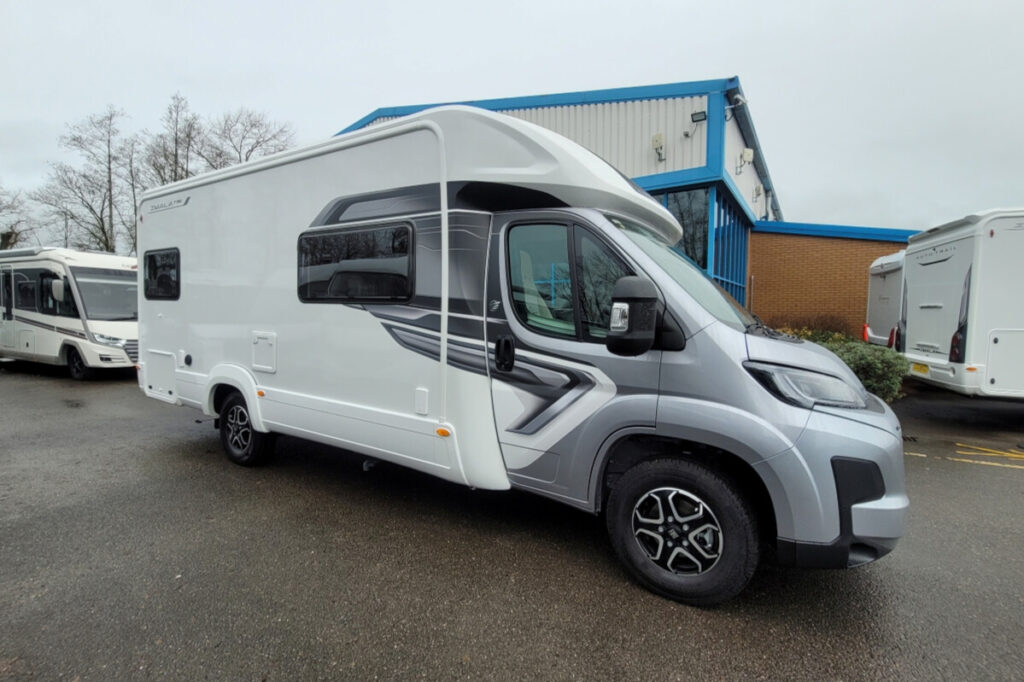 2931126 02 Autotrail Imala736 SMC16154