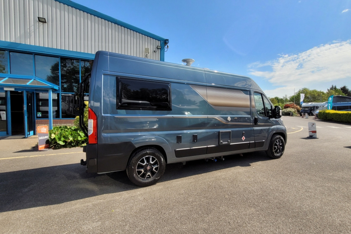 781F96 03 Elddis CV60Vogue DK70DSY