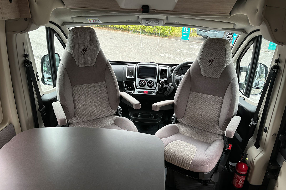 71A69A 07 2021 Rapido V65 XL 