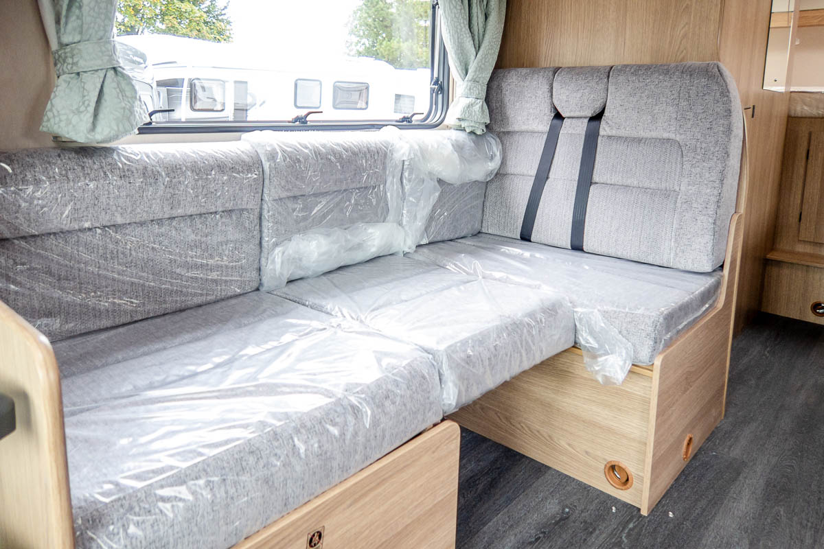 1612BEE 12 2024 Autotrail Imala736G ZFA25000002Z25537