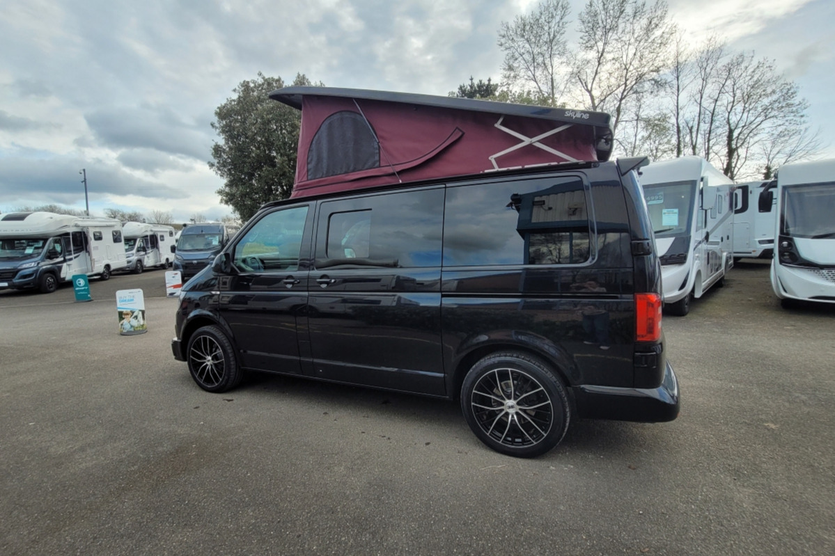 77B7D2 05 Volkswagen TransporterT28 GL18LRY