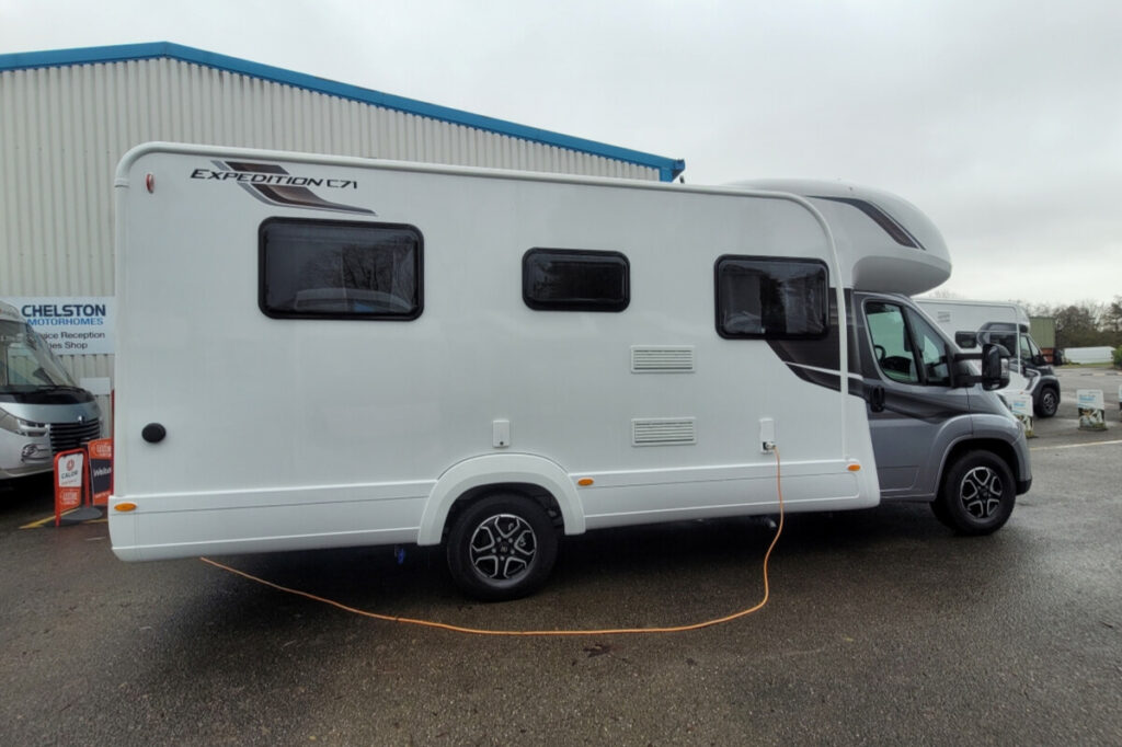 2B0846A 03 Autotrail ExpeditionC71 SMC15779