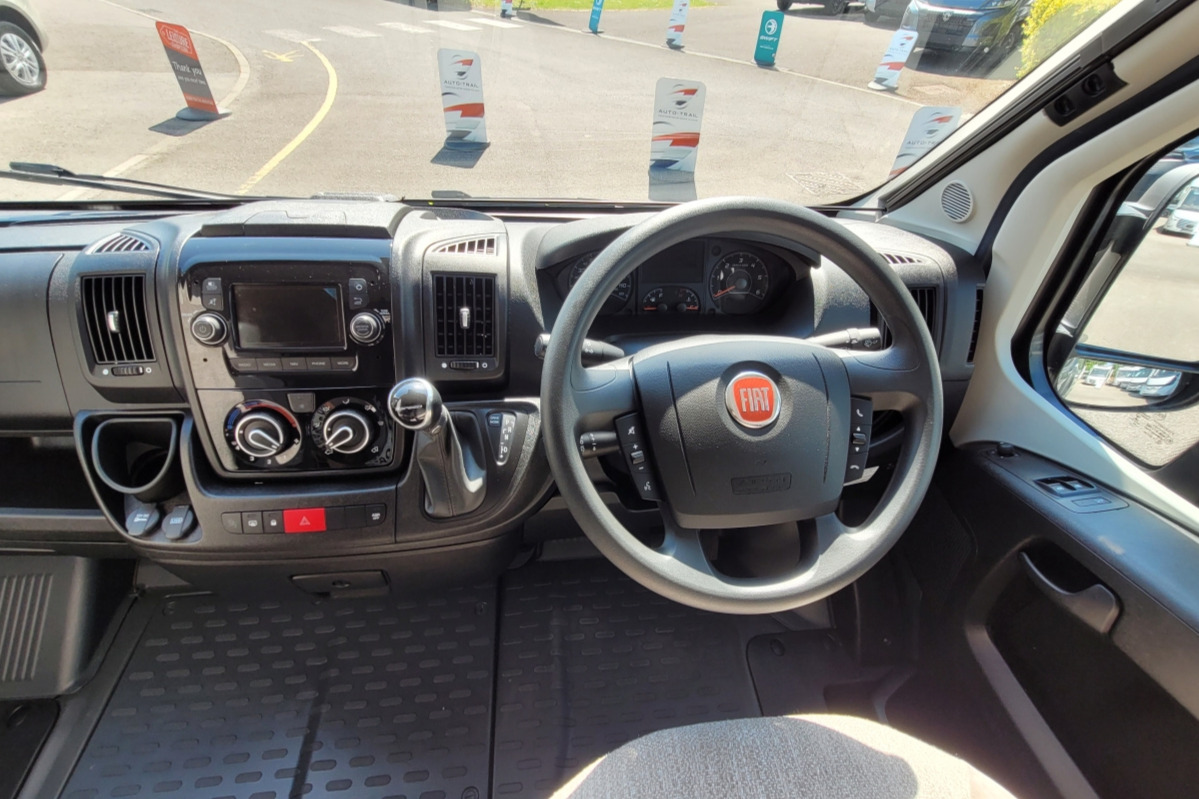 781F96 08 Elddis CV60Vogue DK70DSY