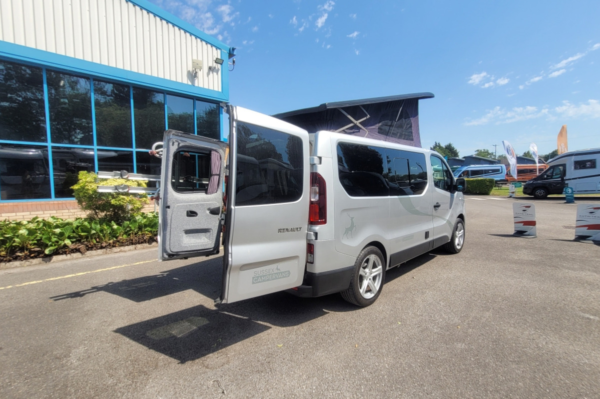 7795C6 04 Sussex Campervans DP68FRL